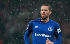 1xbet-法媒曝巴黎FC瞄准埃弗顿中场老将盖耶，升班马计划免签增强阵容
